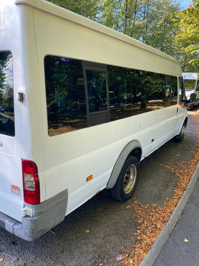 Ford Transit 17 Seater Minibus 