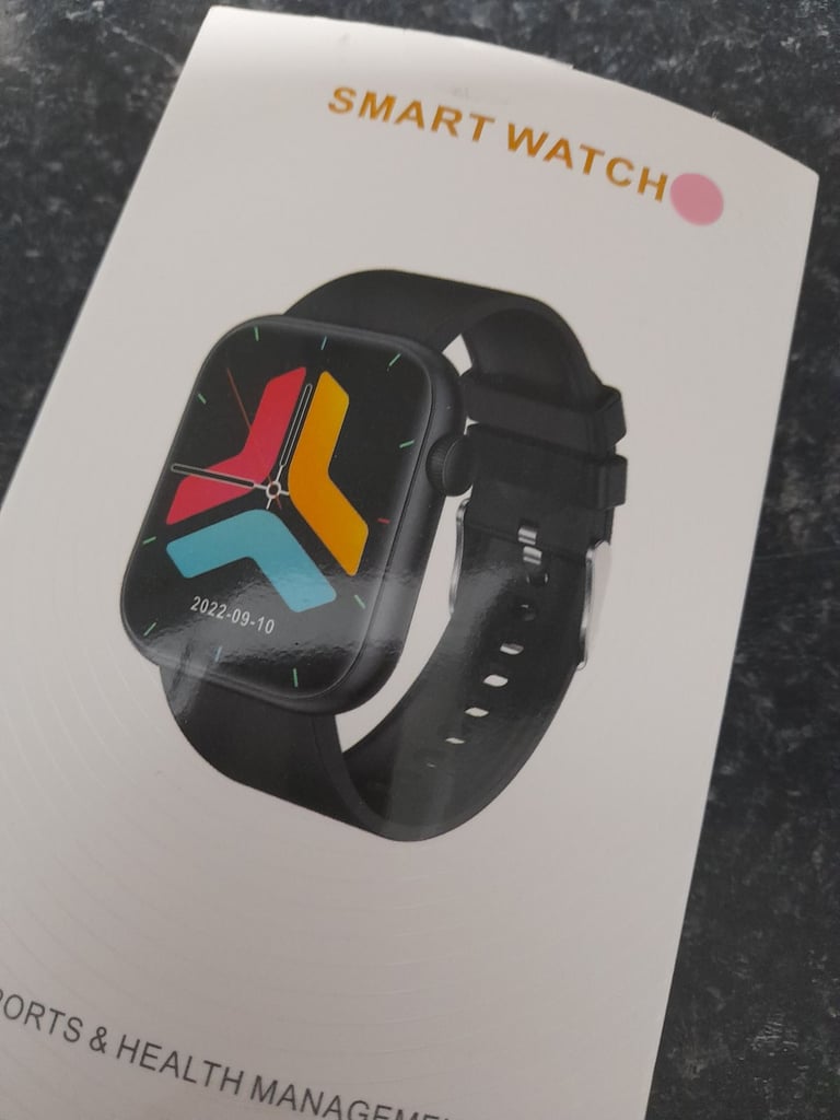 Smart watch fitness tracker