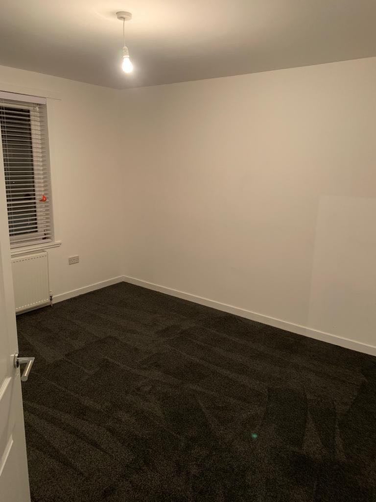  2 Bed Flat - £780pm - Refurbished - Own Entrance - Glenmarkie Terrace