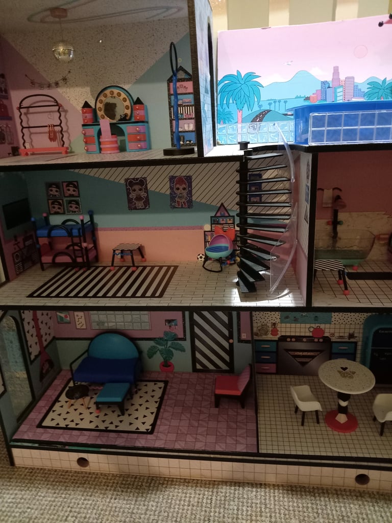 LOL doll house 