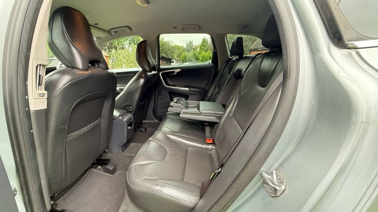 2014 Volvo XC60 D5 [215] SE Lux Nav 5dr AWD Geartronic ESTATE Diesel Automatic