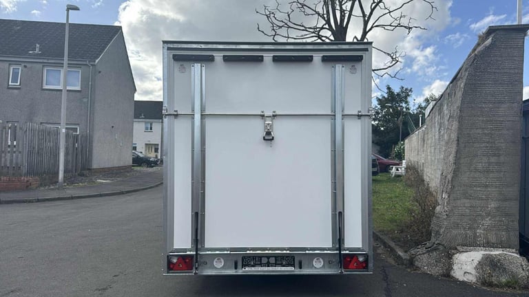 BRAND NEW NIEWIADOW 5M x 2M x 2M TWIN AXLE BOX TRAILER WITH RAMP AND SIDE DOOR 2700KG BRAKED