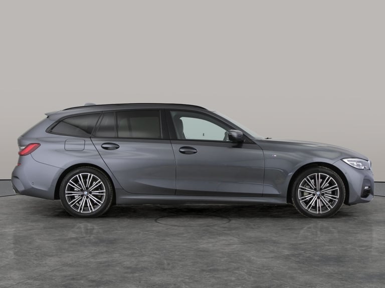 2021 BMW 3 Series 2.0 330e 12kWh M Sport Touring 5dr Petrol Plug-in Hybrid Auto Euro 6 (s/s)  Est...