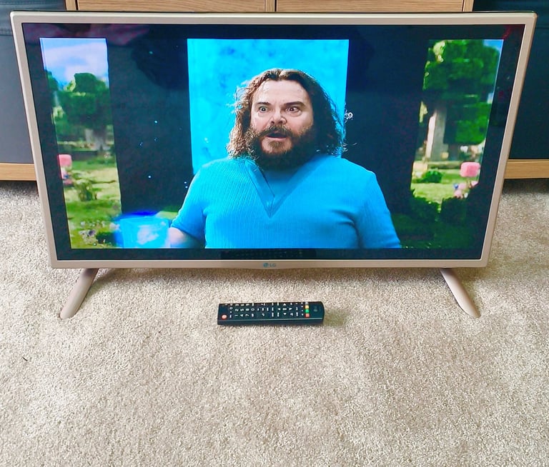 image for LG 32 inch LED TV Freeview HD 200hz Triple XD Engine HDMI USB