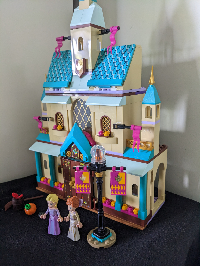 LEGO Disney Frozen II - Arendelle Castle Village (41167)