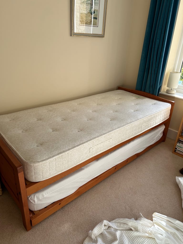 Trundle bed