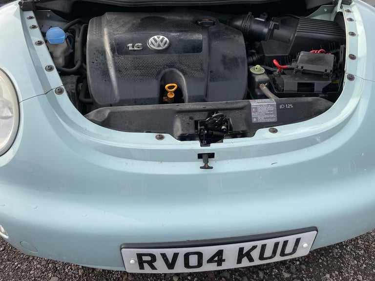 VW BEETLE 1.6 CONVERTIBLE 04 REG BLUE 2 DOOR 12 MONTHS MOT SERVICE HISTORY LOW INSURANCE