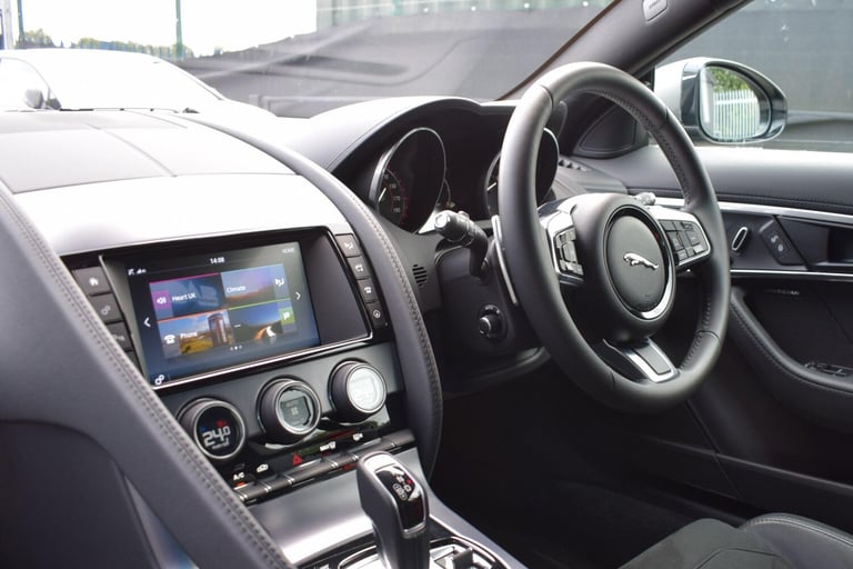  Jaguar F-Type 2.0i Auto Euro 6 (s/s) 2dr Petrol Automatic
