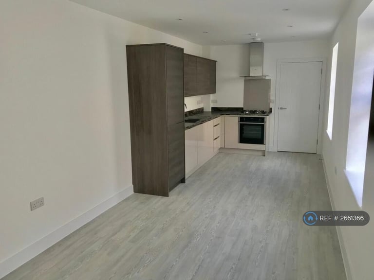 1 bedroom flat in Belle Vue Road, Bournemouth, BH6 (1 bed) (#2661366)