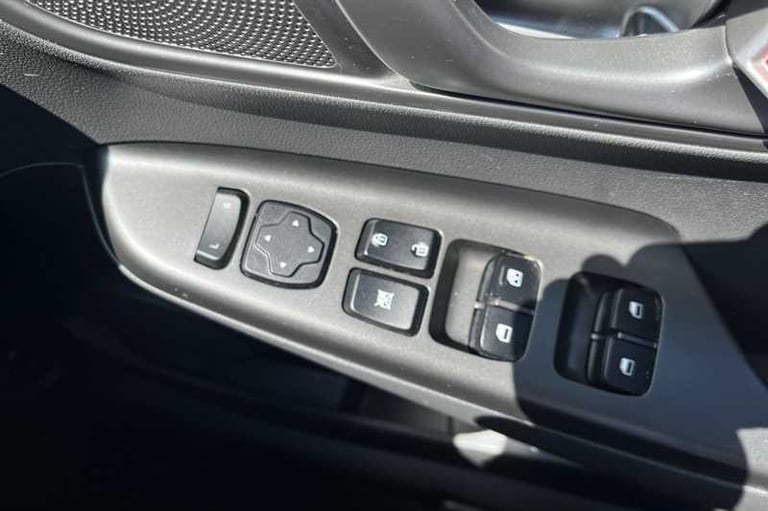 2021 Hyundai KONA 39kWh SE SUV 5dr Electric Auto (10.5kW Charger) (136 ps) SUV Electric Automatic