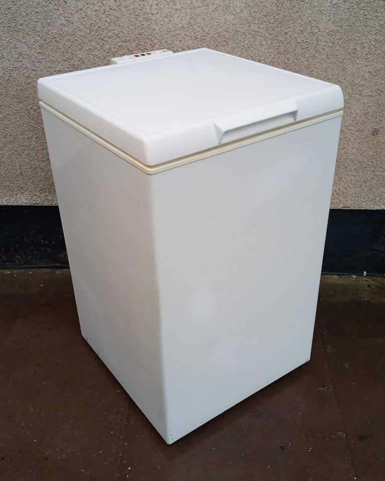 image for CHEST FREEZER: WHIRLPOOL, 105 LITRES * delivery available * 