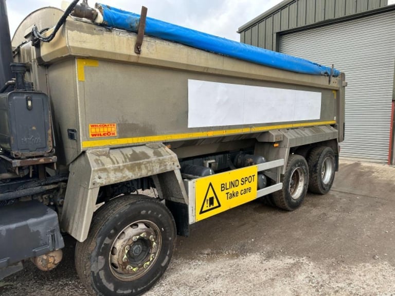 Scania P370 CB 8X4 MANUAL GEARBOX EURO 6 TIPPER