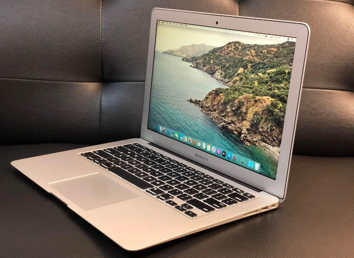 Apple MacBook Air 13 inch,Core i7, 8GB Ram 500 GB SSD Logic Pro X Photoshop After Affects Mac