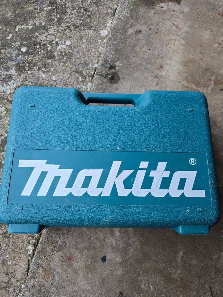 110v Makita Angle Grinder 4 1/2" & Carry Case