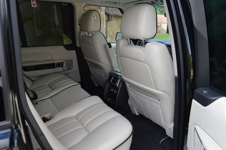 2012 Land Rover Range Rover 4.4 TDV8 Westminster 4dr Auto ESTATE DIESEL Automatic