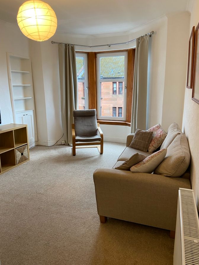 Glasgow, West End, Thornwood, Immaculate one bedroom tenement flat to rent.
