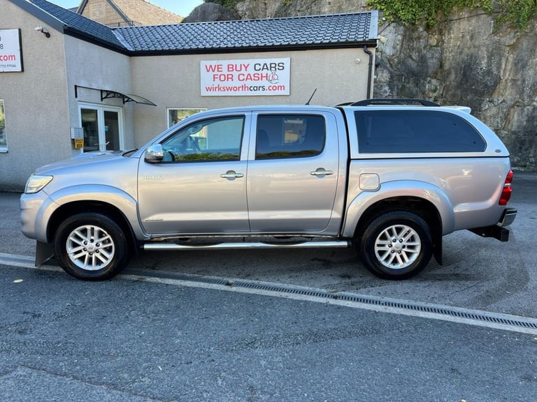 2016 16 TOYOTA HI-LUX 3.0 D-4D INVINCIBLE PICKUP D/CAB 4DR DIESEL MAN 4WD EURO 5