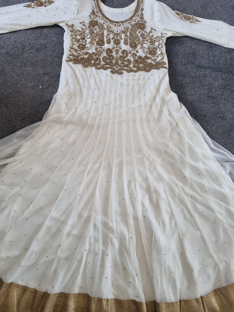 Pakistani Indian Party Dress Excellent Condition Cream With Gold Dimonds
