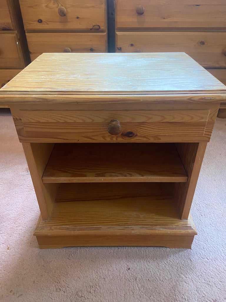 Pine bedside cabinet bedside table With drawer Vintage?