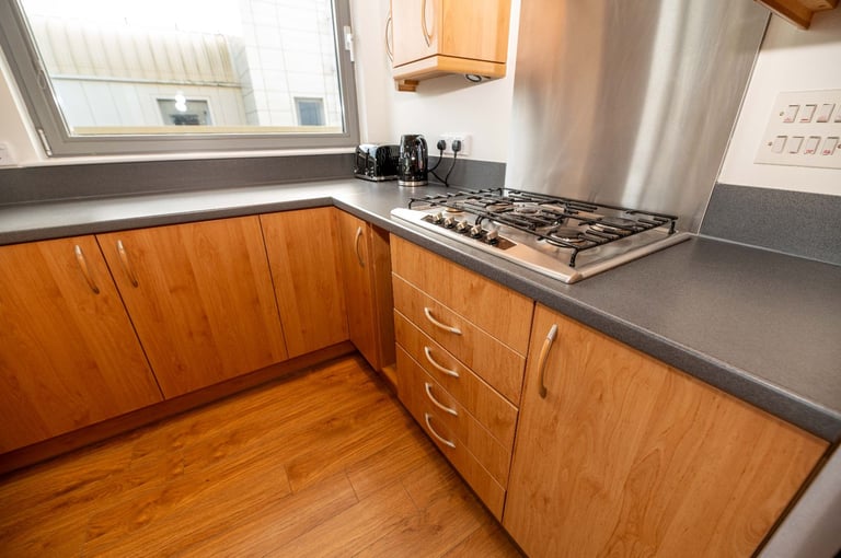 FLAT SHARE: DOUBLE ROOMS for let within remarkable, 4 bed, new-build flat with large roof terrace