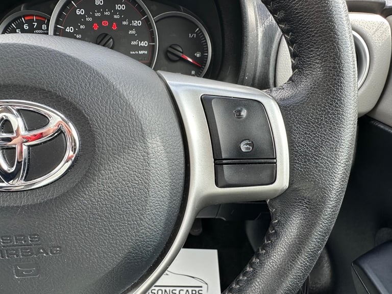 2011 Toyota Yaris 1.33 Dual VVT-i T Spirit Euro 5 5dr HATCHBACK Petrol Manual
