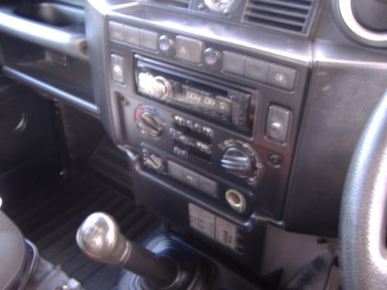 2013 Land Rover Defender 110 2.2 TDCi 110  HIGH CAPACITY PICK UP Manual 4x4 Diesel Manual