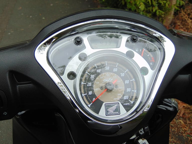 Honda ANC 125 F SH125 Automatic Scooter 2016 very low miles little used from new