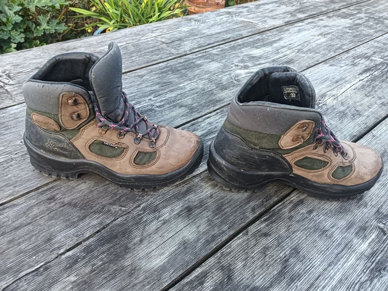 Children's hiking boots 