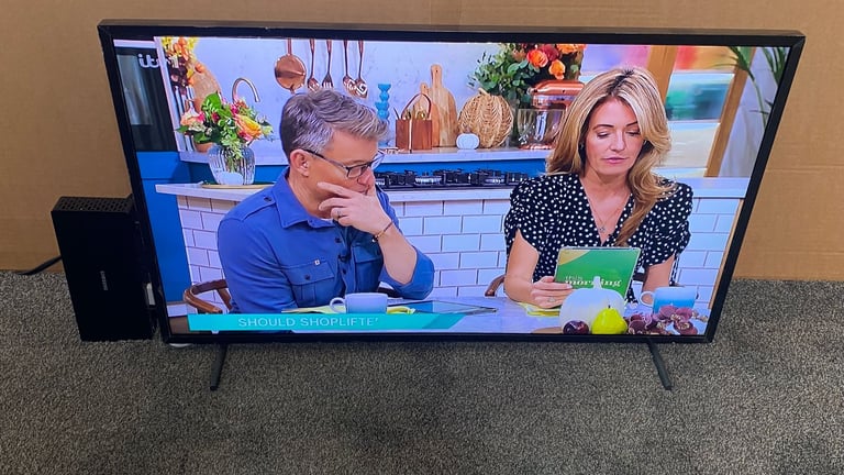 Samsung QE32LS03TCU 32" The Frame Smart 4K QLED TV