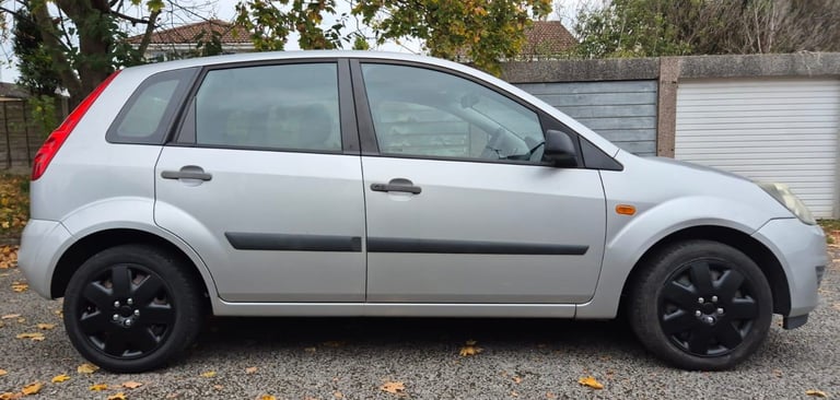 MOT - 16th of October 2026. 3 Owners. Ford Fiesta Style Climate - 2008/58 - 1.25 Petrol Manual 5 dr