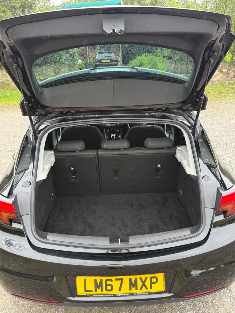 Vauxhall, ASTRA, Hatchback, 2017, Manual, 1399 (cc), 5 doors