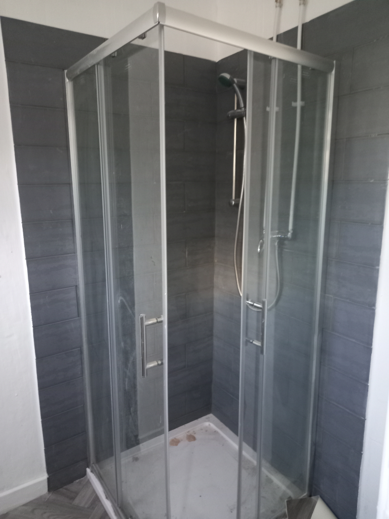 **AVAILABLE**HIGH SPEC**1 BED/LARGE STUDIO**FLAT 1**4-6 WATERLOO ROAD**