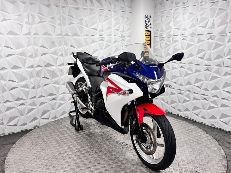 2015 Honda CBR250R | *WARRANTY PROVIDED*