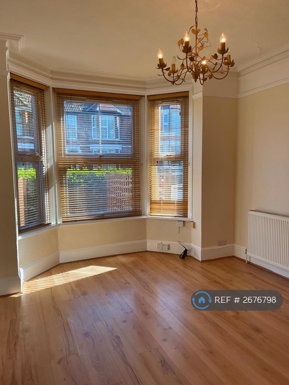 Studio flat in Hayle Road, Maidstone, ME15 (#2676798)