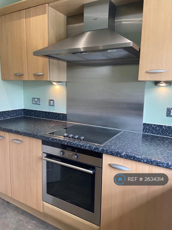 2 bedroom flat in Duncannon Place, Greenhithe, DA9 (2 bed) (#2634314)