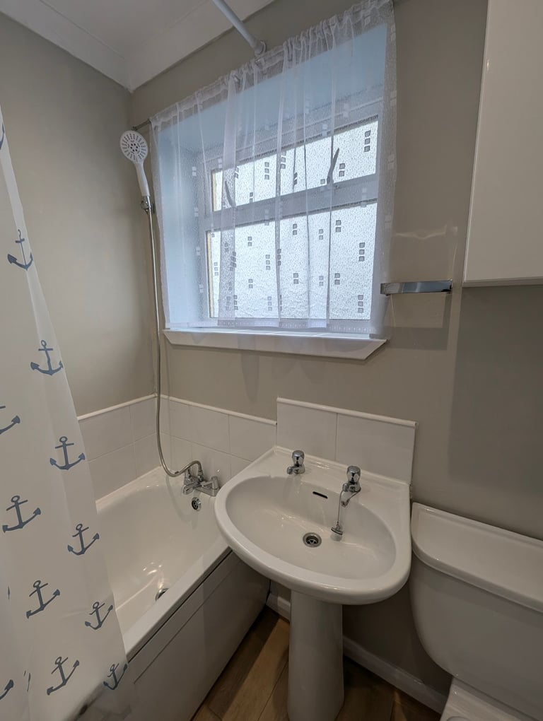 Three bedroom large house for rent in Westcliff, Dumbarton 