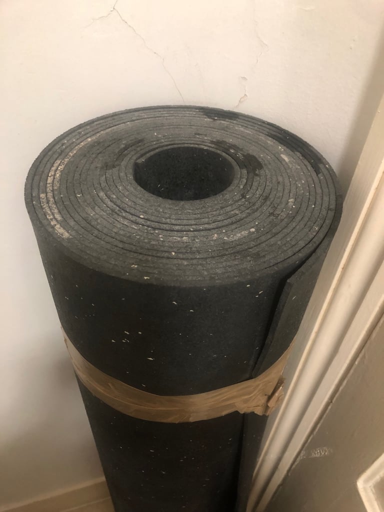 Rubber under lay for laminate flooring