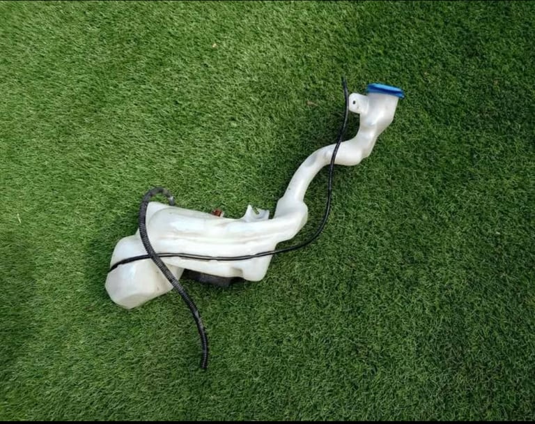 image for 2003 VW Beetle V5 Sport screenwash bottle complete with pump