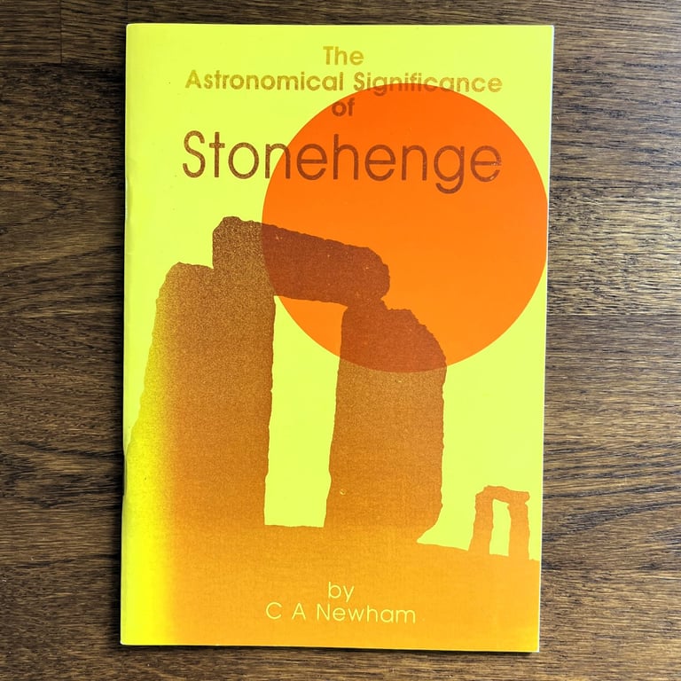 Vintage 2000 (1st published 1972) The Astronomical Significance of Stonehenge paperback booklet.