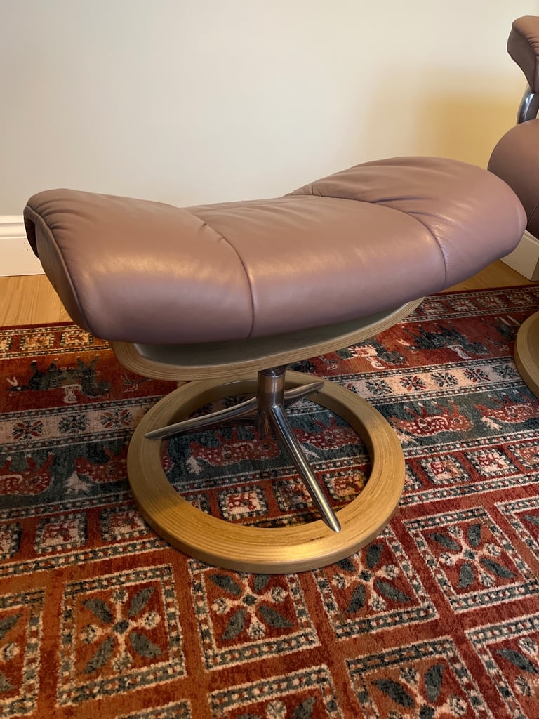 Stressless Mayfair Signature, leather (Large) and footstool
