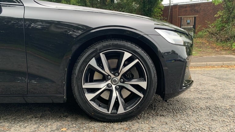 2021 Volvo S60 R-Design, B5 mild hybrid Saloon Petrol Automatic