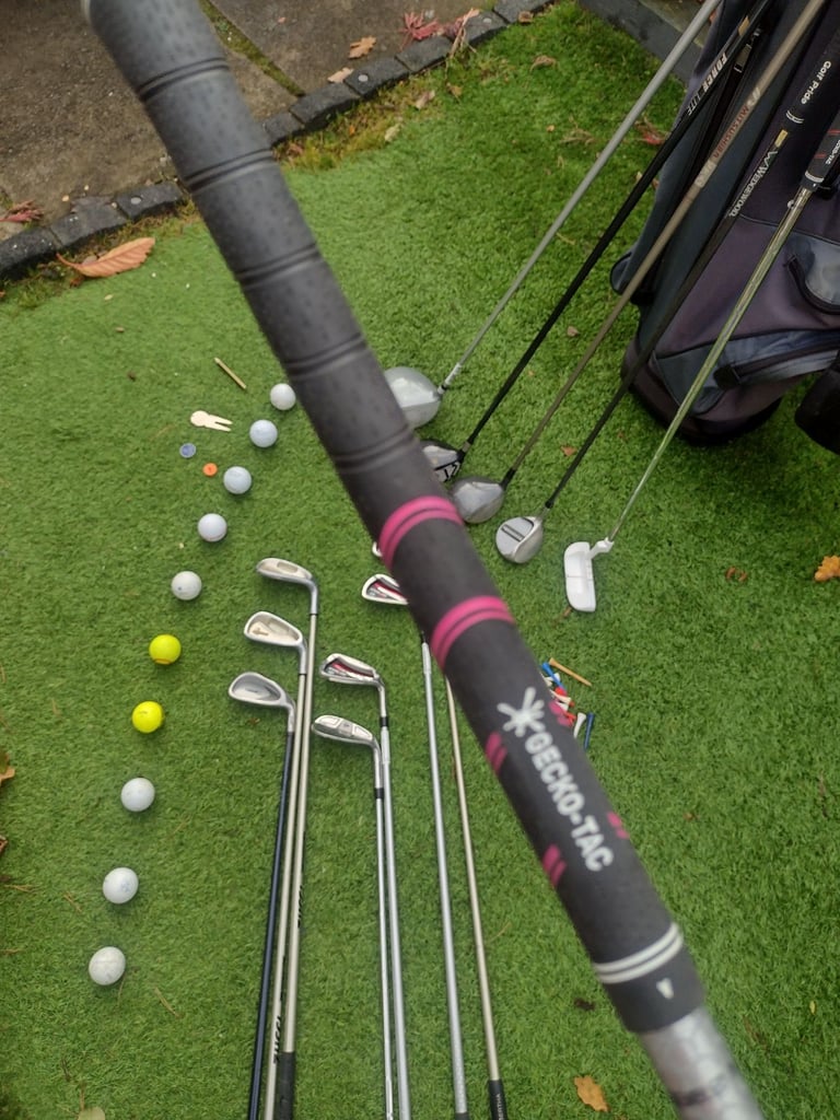 VGC FULL SET LADIES GRAPHITE GOLF CLUBS + HOWSON GOLF BAG + FREE EXTRAS 