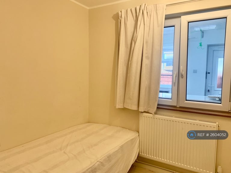 1 bedroom house in Tiverton Way, Cambridge, CB1 (1 bed) (#2604052)