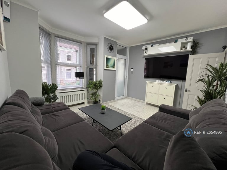 3 bedroom house in Rochester Avenue, Rochester, ME1 (3 bed) (#2654995)