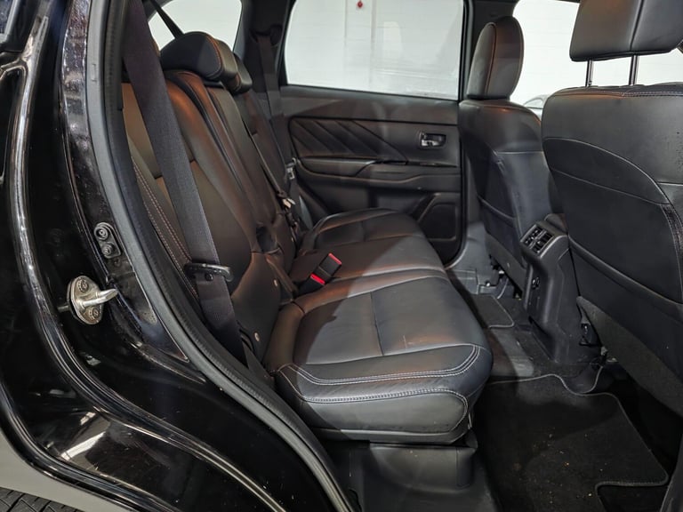 2019 Mitsubishi Outlander 2.4h TwinMotor 13.8kWh 4h CVT 4WD Euro 6 (s/s) 5dr ESTATE Petrol/Electr...
