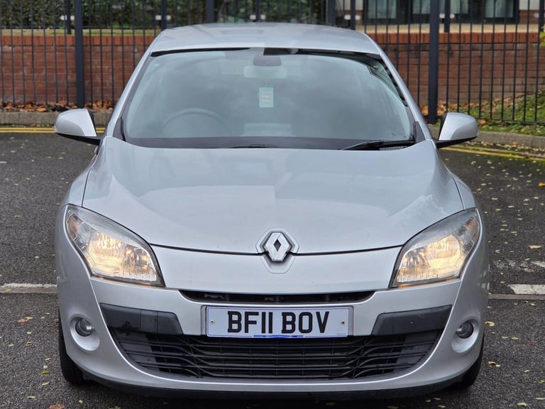 2011 Renault Megane 1.5 dCi Dynamique TomTom Euro 5 5dr HATCHBACK Diesel Manual