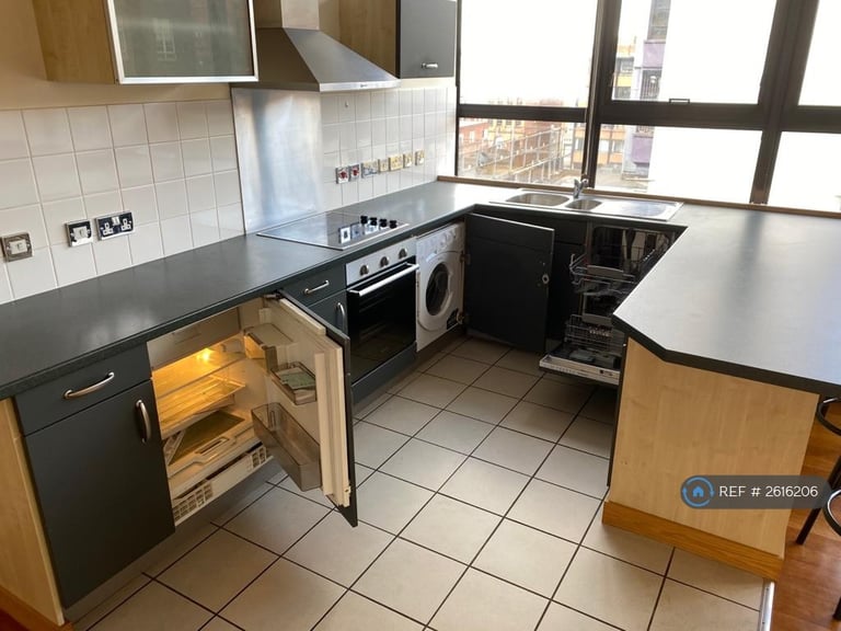 2 bedroom flat in Newhall Street, Birmingham, B3 (2 bed) (#2616206)