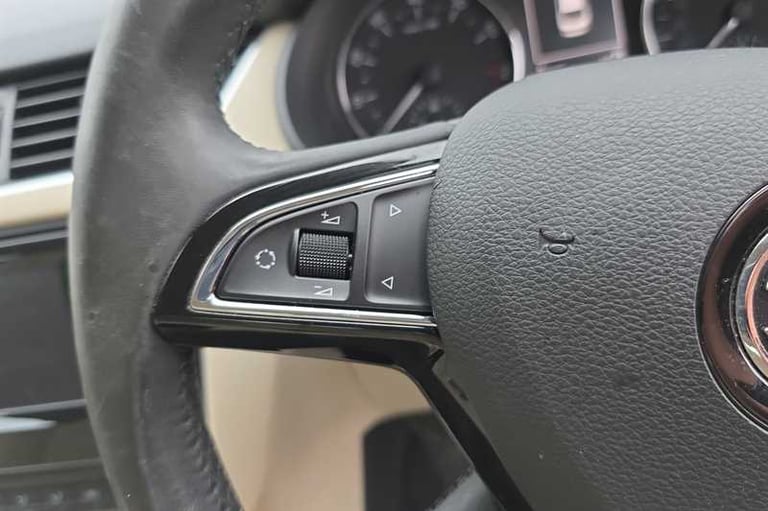 2014 Skoda Octavia 1.4 TSI Elegance Hatchback 5dr Petrol Manual Euro 5 (s/s) (140 ps) Hatchback P...