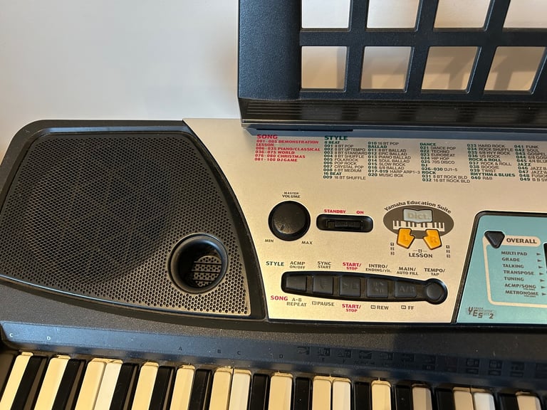 Yamaha PSR-170 keyboard and stand