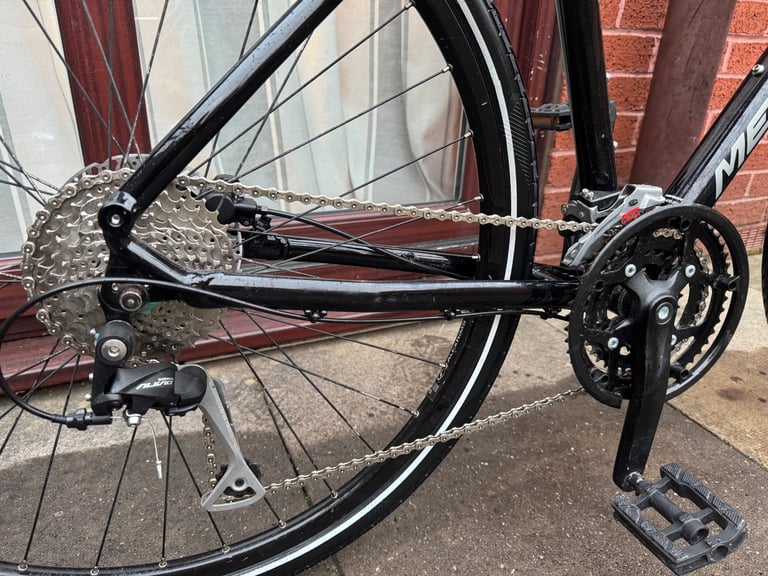 Merida Crossway 100 Men’s Hybrid Bike. Size M